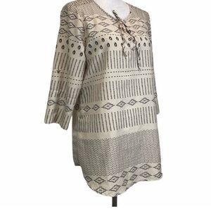 Antilia Femme Tunic Top Blouse Black White Size Med Polyester VNeck Tie Closure